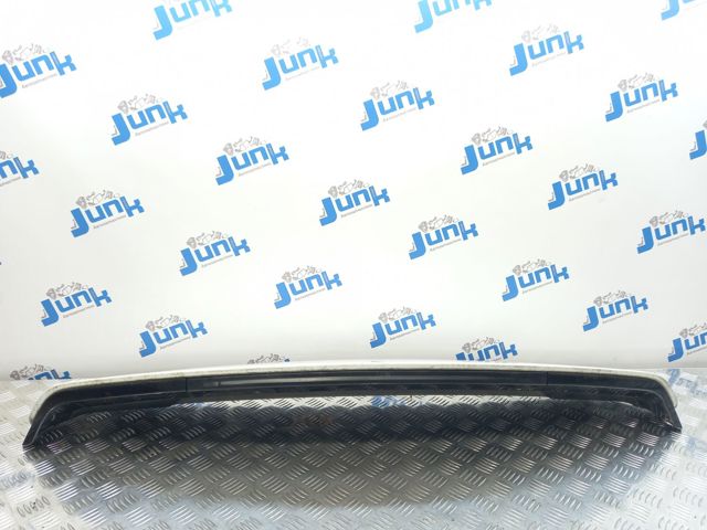 Спойлер кришки багажника LR078207 LAND ROVER