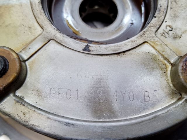 Зірка-шестерня розподільного валу двигуна,випускного PE01124Y0B MAZDA