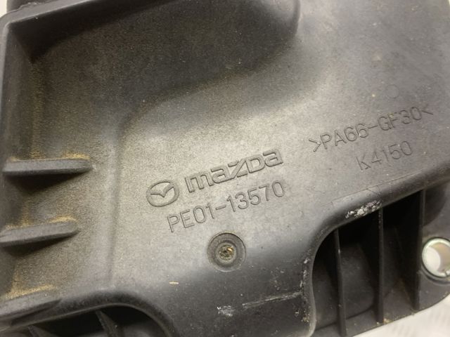 Масловіддільник PE0113570 MAZDA