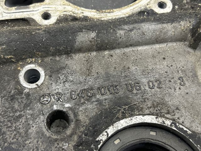 Кришка двигуна передня R6460150602 MERCEDES