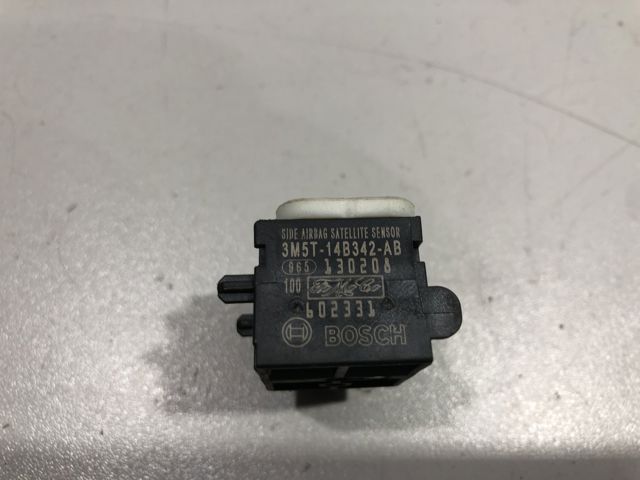 Датчик подушки безпеки YDB500400 LAND ROVER