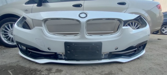 Буфер (бампер) передній 51117293019 BMW