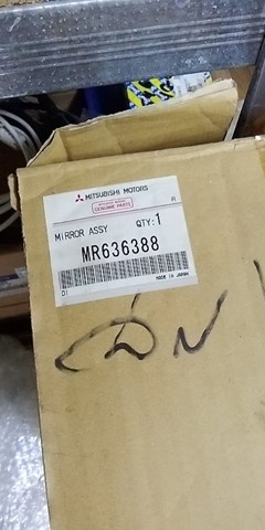 Ліве бічне дзеркало MR636388 MITSUBISHI