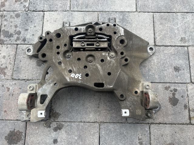 Балка кріплення коробки передач 4M0399262C VAG