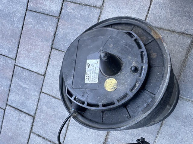 Пневмоподушка/пневморессора моста заднього 4M0616001Q VAG