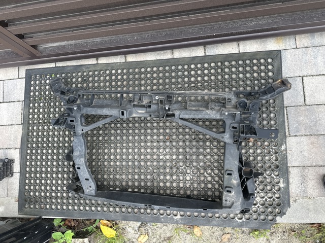 Оперення в зборі 8V0805588 VAG