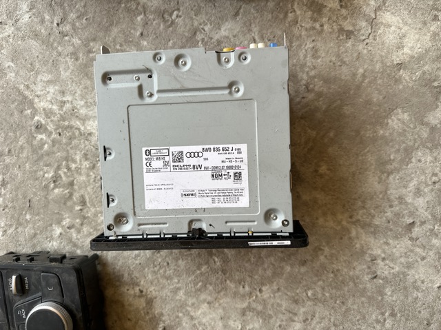 Блок керування мультимедійний 8W0035652J VAG