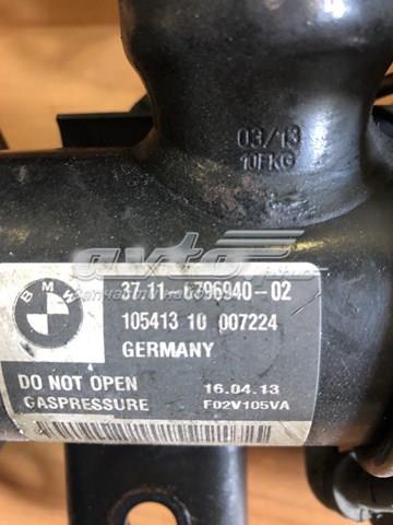 Стійка передня права 6796940 BMW