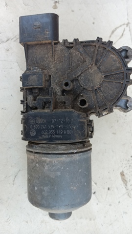 Мотор склоочисника передній 390241539 BOSCH