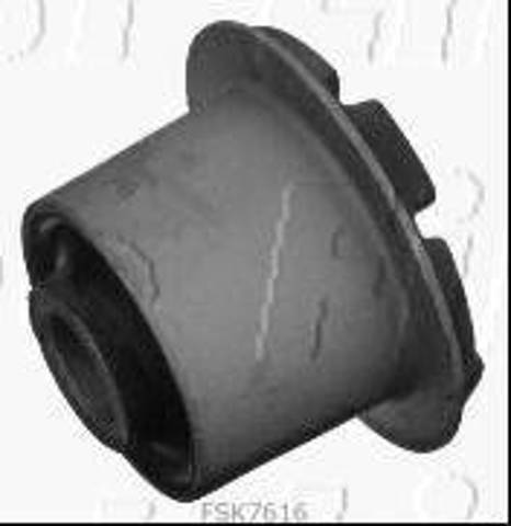 Сайлентблок задньої ресори, передній UR5828450A MAZDA