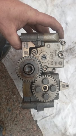 Корпус балансувального механізму 03G103295K VAG