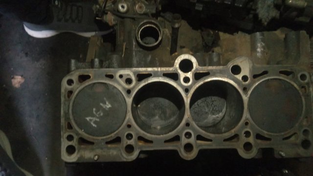 Блок циліндрів двигуна 06A103101H VAG
