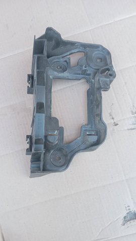 Направляюча заднього бампера, ліва 3C8807393D VAG