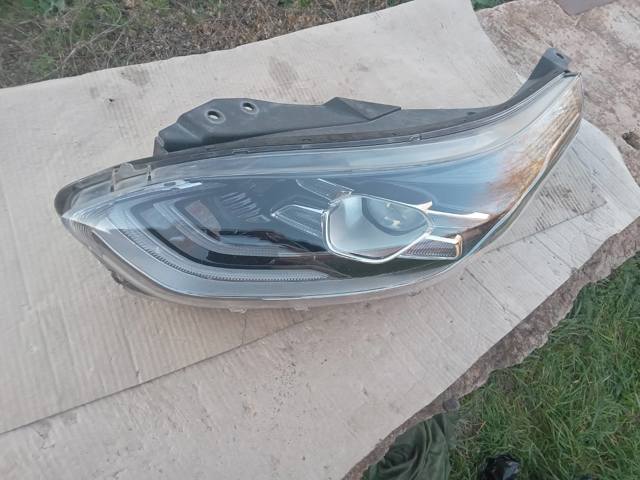 Основна фара в зборі ліва 92101J7100 HYUNDAI