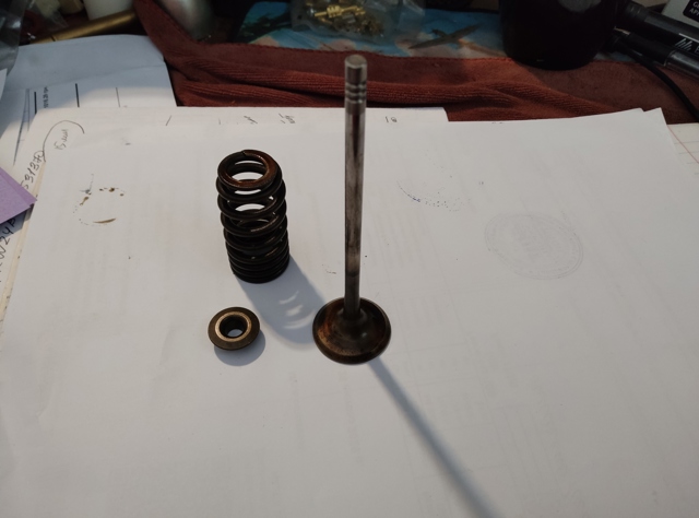 Клапан випускний 11347539916 BMW