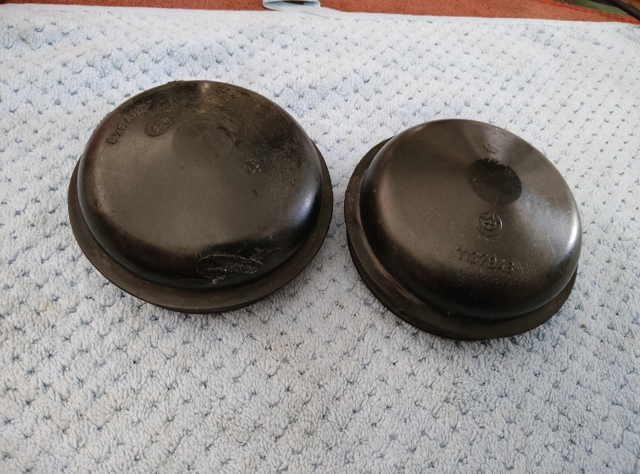 Кришка опори амортизатора переднього 31331137948 BMW