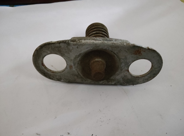 Замок капота 51238229807 BMW