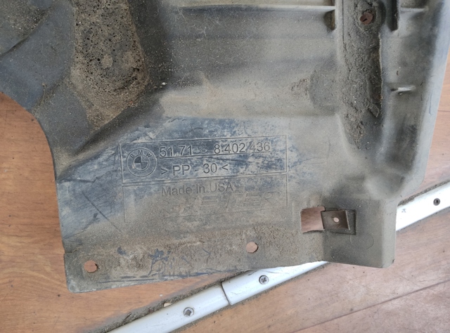 Захист двигуна передній 51718402436 BMW