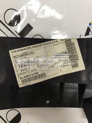 Направляюча заднього бампера, права 8L0807378E VAG