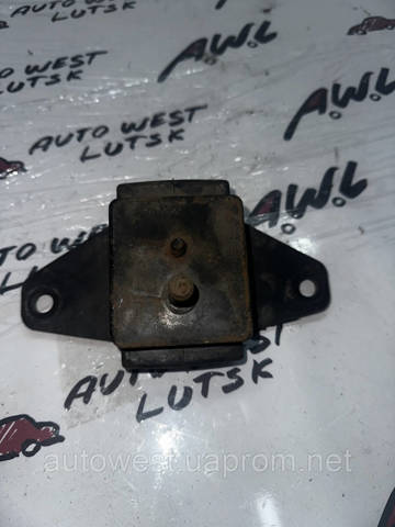 Підвіска двигуна (силового агрегату) 1236150121 TOYOTA