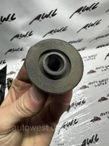Подушка радіатора кондиціонера, верхня 1652320020 TOYOTA