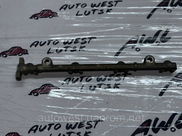 Рампа форсунок системи упорскування палива 2381428030 TOYOTA