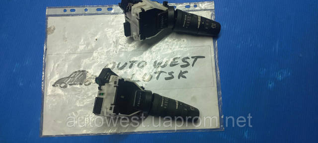 Перемикач підрульовий, правий 25260EE90B NISSAN