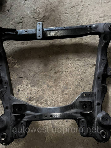 Балка передньої підвіски, підрамник 5110033070 TOYOTA