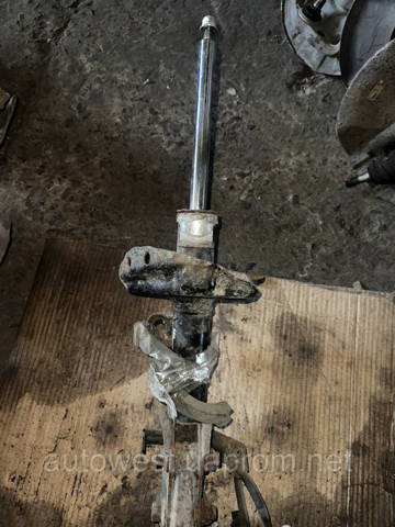 Кулак поворотний передній правий 51211STKA01 HONDA