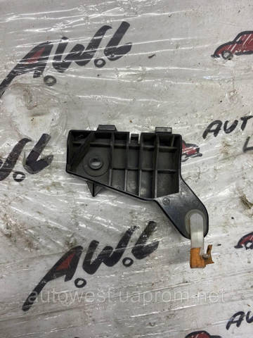 Кронштейн бампера заднього, правий 5215548011 TOYOTA