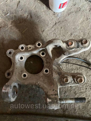 Цапфа поворотна ліва 52215STXA02 HONDA