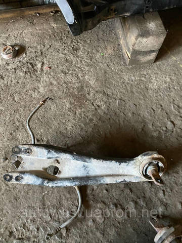 Важіль/тяга задньої підвіски подовжній нижній, правий 52371STXA02 HONDA