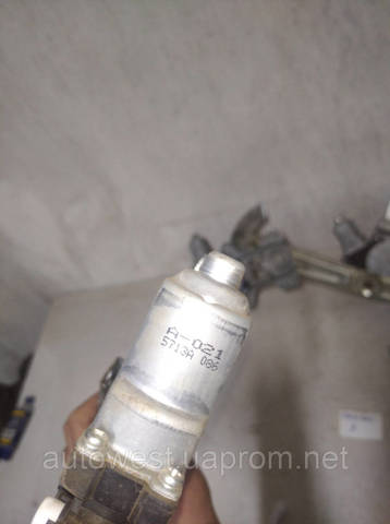 Мотор склопідйомника дверей передніх, правих 5713A086 MITSUBISHI