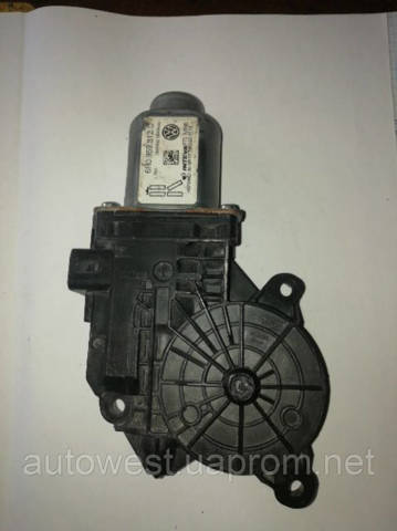 Моторчик склопідйомника двері задніх, правих 6R0959812D VAG