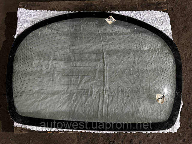 Заднє стекло 79700AV600 NISSAN