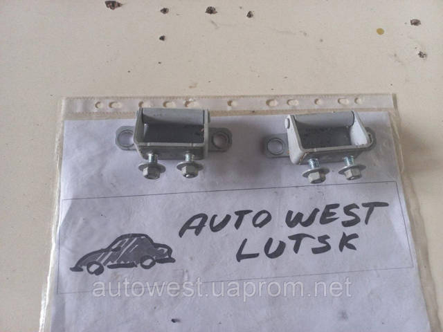 Петля задньої багажної, 3/5 -ої двері 797102S000 HYUNDAI