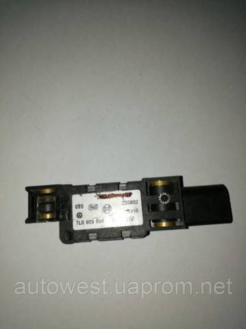 Датчик Ейрбег передній 7L0909606 VAG