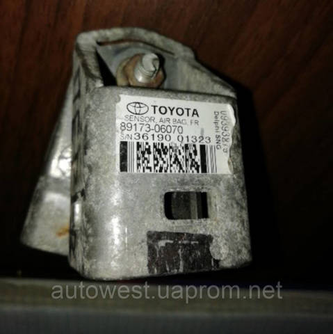 Датчик Айрбег передній 8917306070 TOYOTA