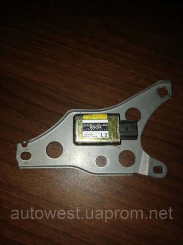 Датчик подушки безпеки 8983033060 TOYOTA