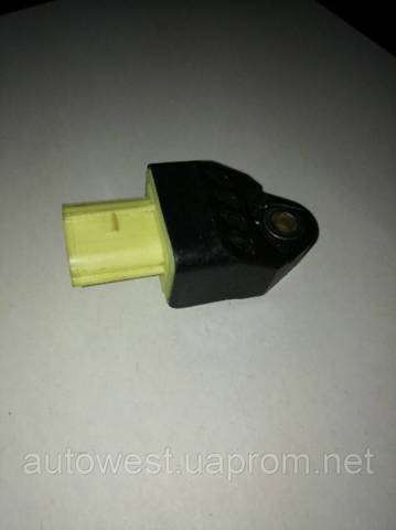 Датчик Ейрбег передній 8983142010 TOYOTA