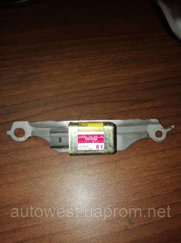 Датчик подушки безпеки 8983333010 TOYOTA