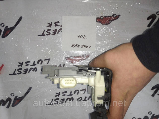 Замок передніх пасажирських дверей 8J1837016A PORSCHE