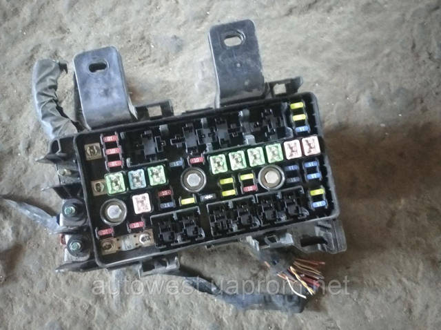 Коробка запобіжників 919503K540 HYUNDAI