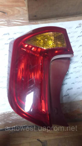Задня ліва фара 924011Y010 HYUNDAI