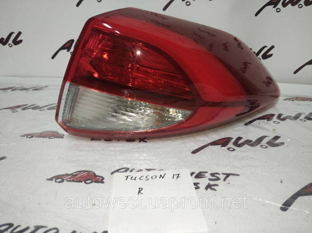 Задній правий зовнішній ліхтар 92402D7100 HYUNDAI