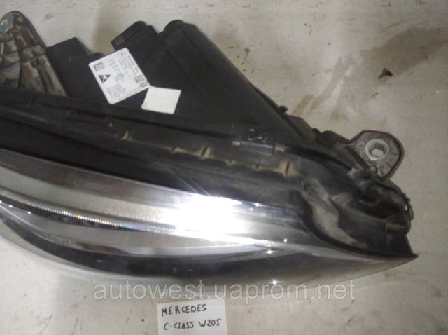 Фара правая A2059068005 MERCEDES