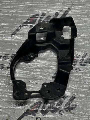 Кронштейн кріплення протитуманною фари, правої B63B51684 MAZDA