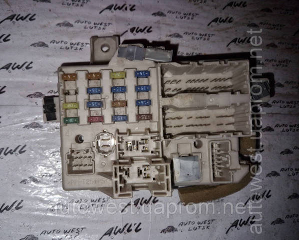 Коробка запобіжників GJ6A66730B MAZDA