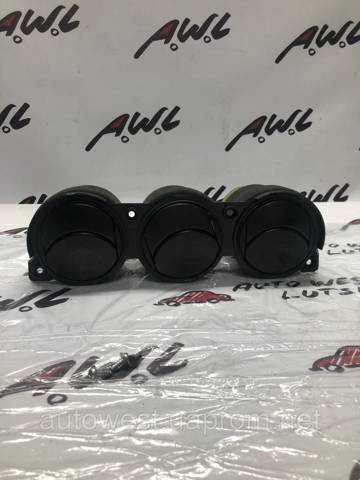 Решітка повітропровода GK3A6493002 MAZDA