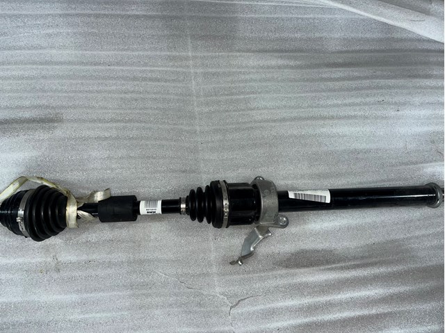 Привід передній правий 8681530 BMW